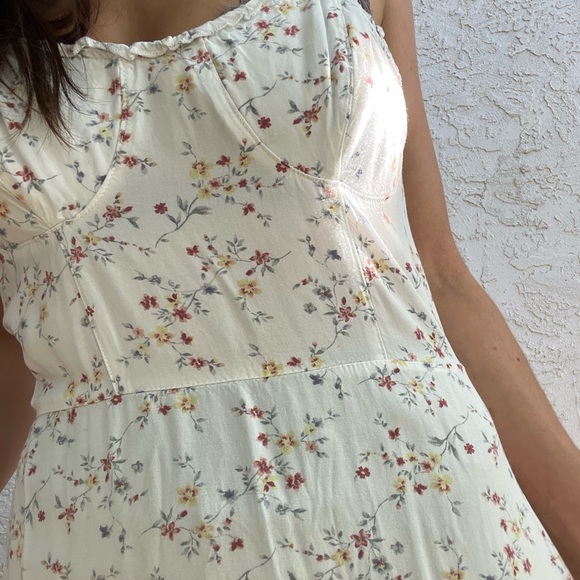 SOLD White Floral Midi Dress - Picture 3 of 3